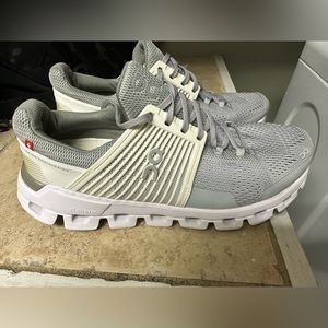 OnCloud Tennis Shoes Size 7